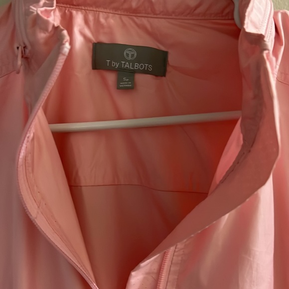 Talbots pink windbreaker with hidden hood and fitted waist. - Picture 2 of 3